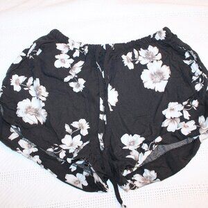 Brandy Melville Black and White Floral Flowy Shorts OS